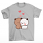 camiseta básica cinza estampa ursinhos se abraçando