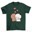 camiseta básica verde estampa ursinhos se abraçando