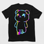 camiseta básica preta com estampa de ursinho colorido  - Preto
