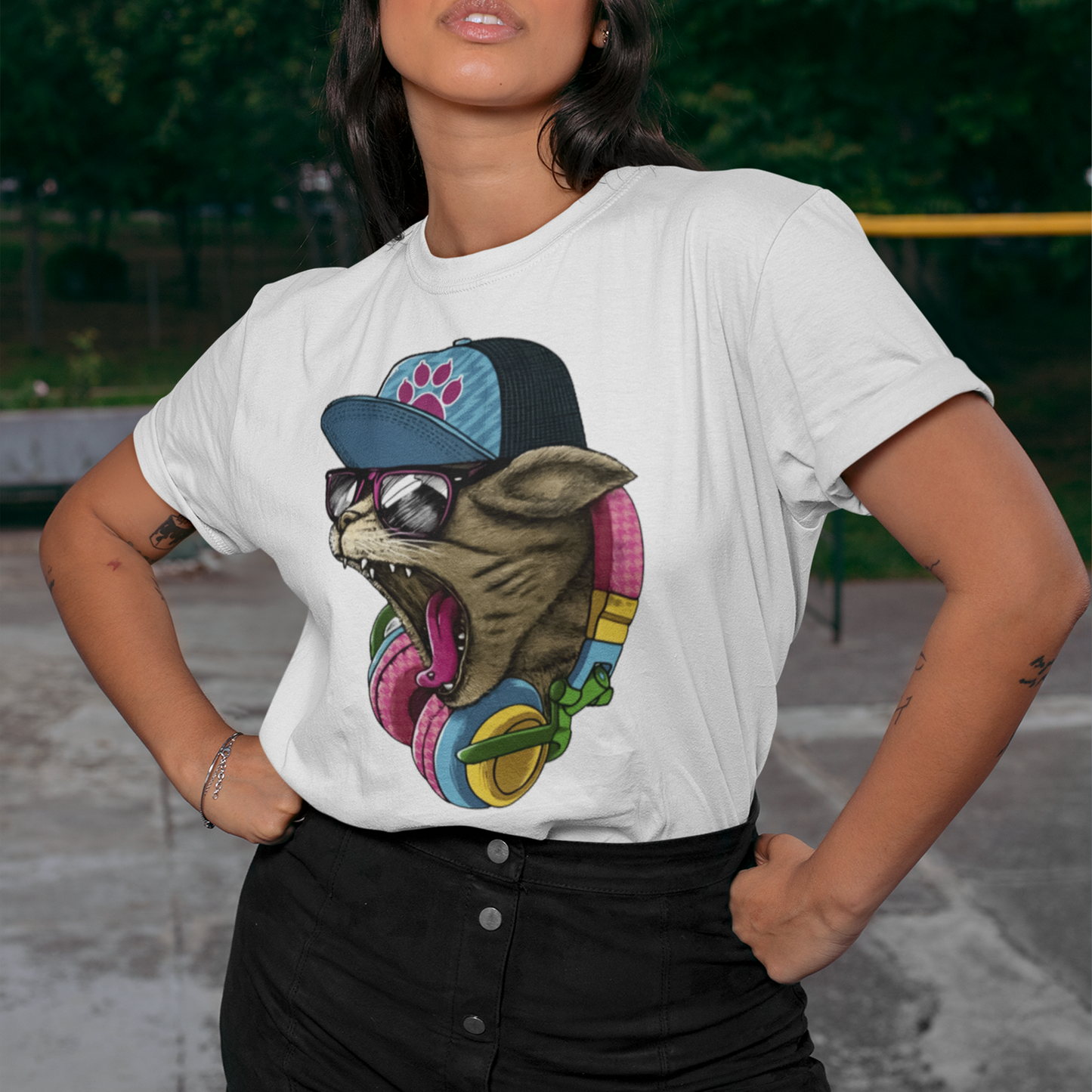 camiseta básica com estampa gatinho rapper- Branco