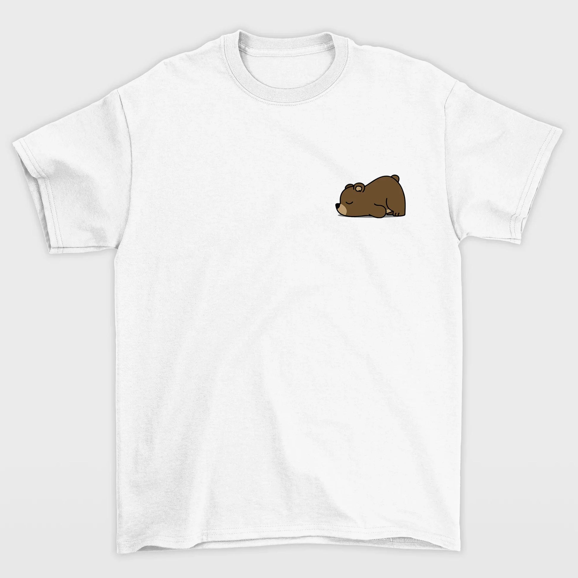 camiseta básica branca com estampa de urso dormindo 