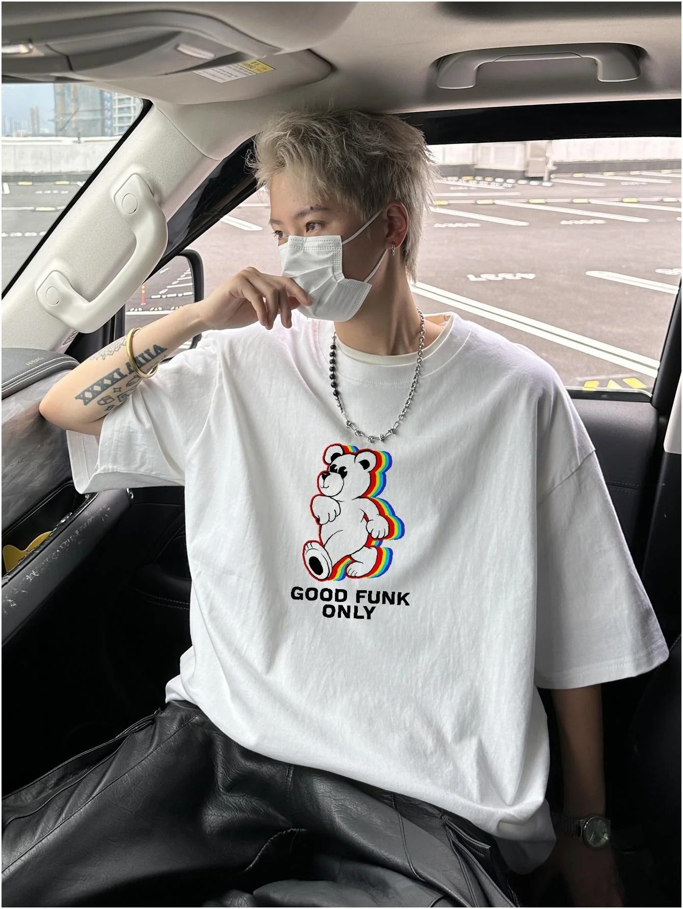 Camiseta Básica Unissex Com Estampa Ursinho Arco-íris Cores - Branco