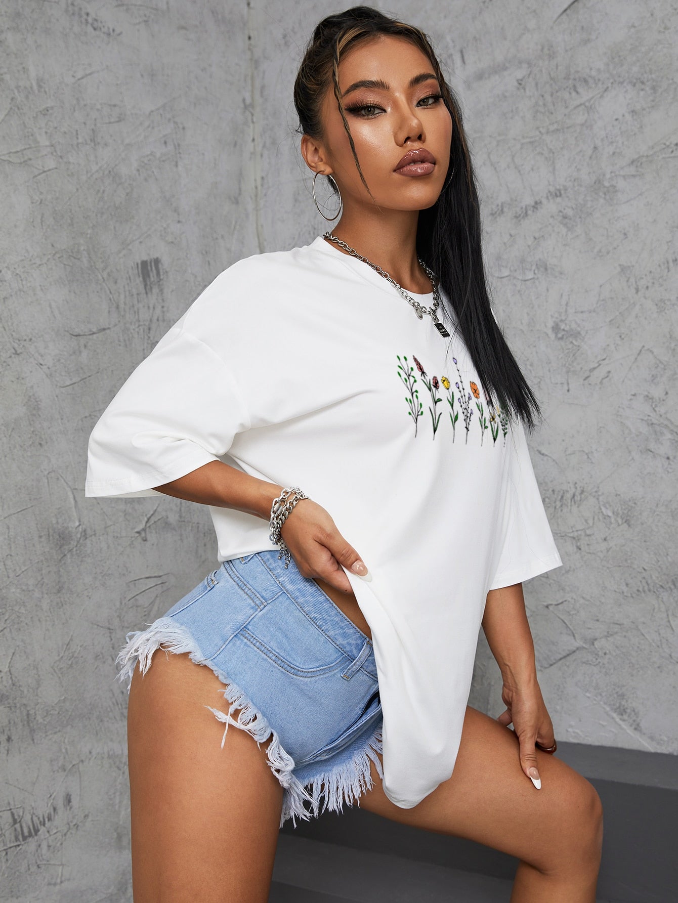 Camiseta Básica Feminina Flower Garden Flores - branco