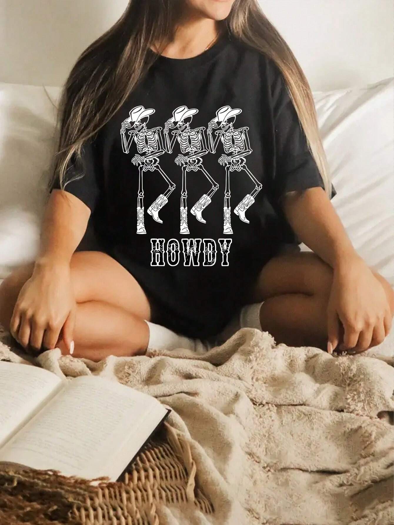 Camiseta Básica Feminina Com Estampa Cowboy Esqueleto- Preto
