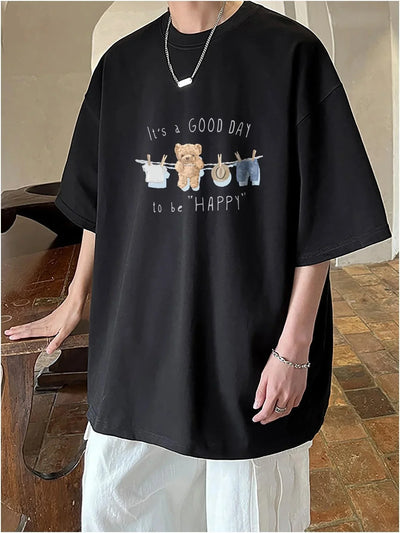 Camiseta Básica Unissex Com Estampa Ursinho Pendurado No Varal - Preto