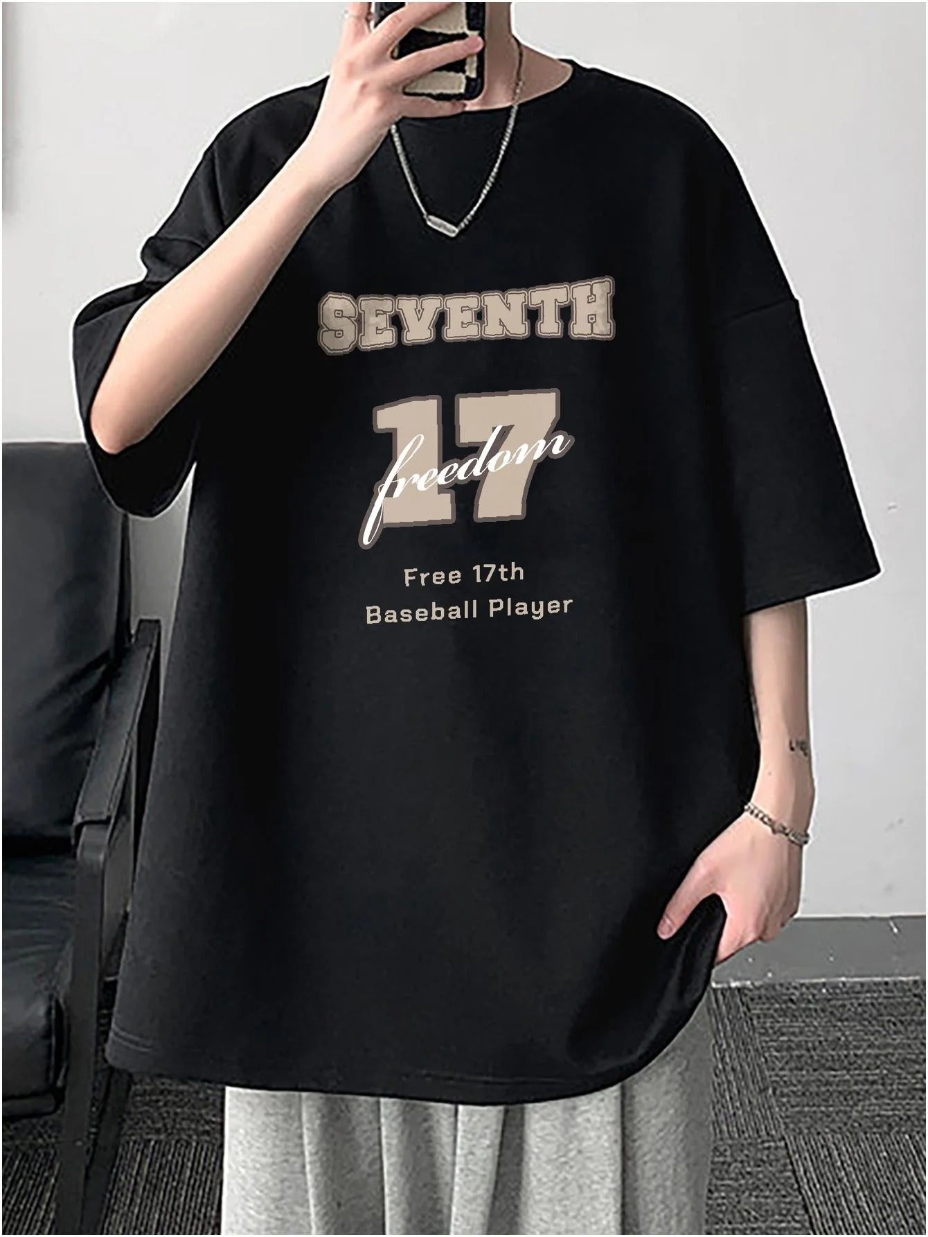 Camiseta Básica Unissex Com Estampa Jogador De Baseball Numero Dezessete