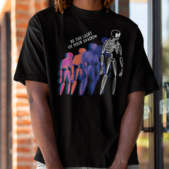 Camiseta Básica Unissex Be The Light Of Your Shadow