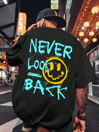Camiseta Básica Unissex Never Look Back - preto