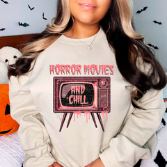 Moletom Gola Redonda Halloween Horror Movies and Chill