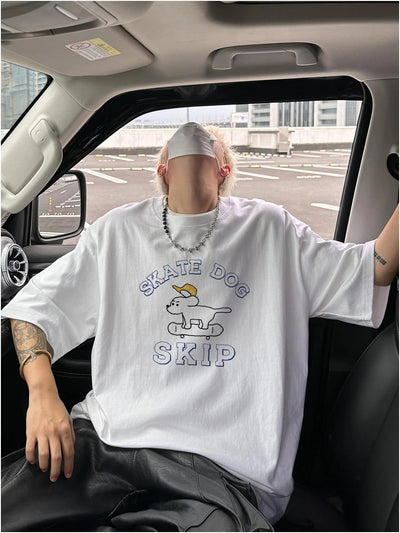 camiseta Básica Unissex  De Cachorro Andando De Skate - branco