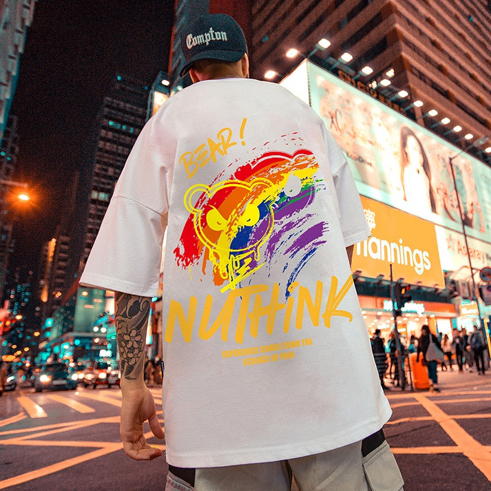 camiseta basica com estampa de urso arco iris - branca