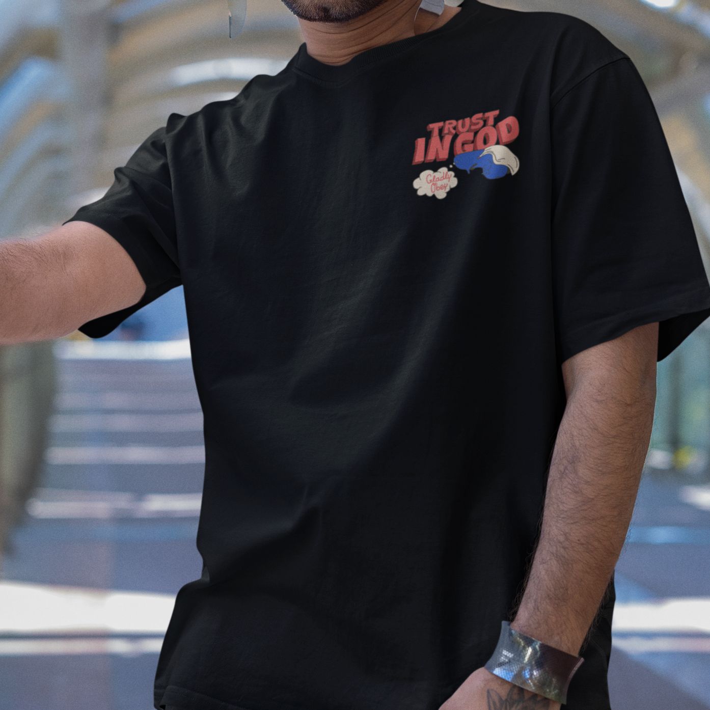 Camiseta Básica Unissex Trust In god Acredite Em Deus
