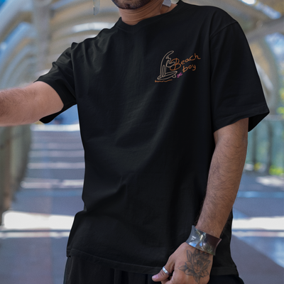 Camiseta Básica Unissex Beach Boy Ocean Creatures