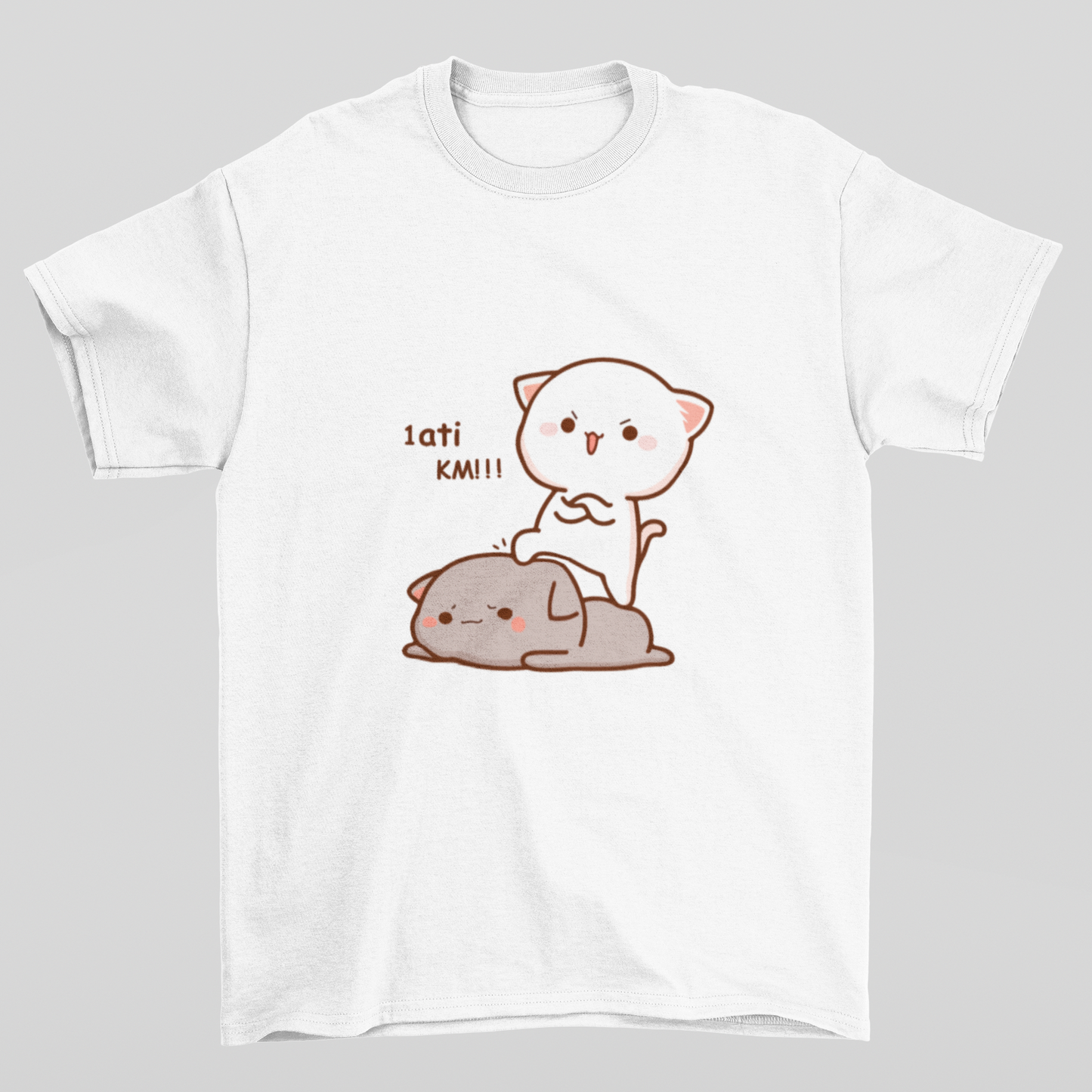 camiseta básica branca Gatinhos brigando