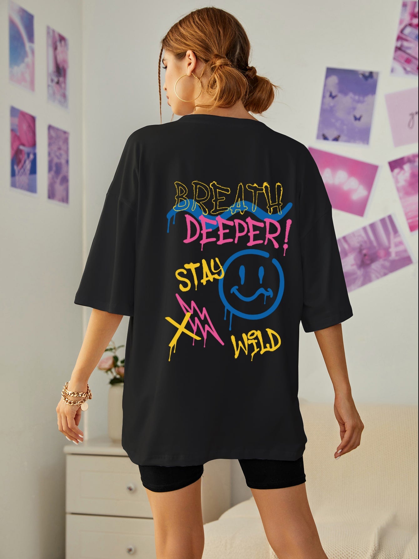 Camiseta Básica Com Estampa Rosto Feliz