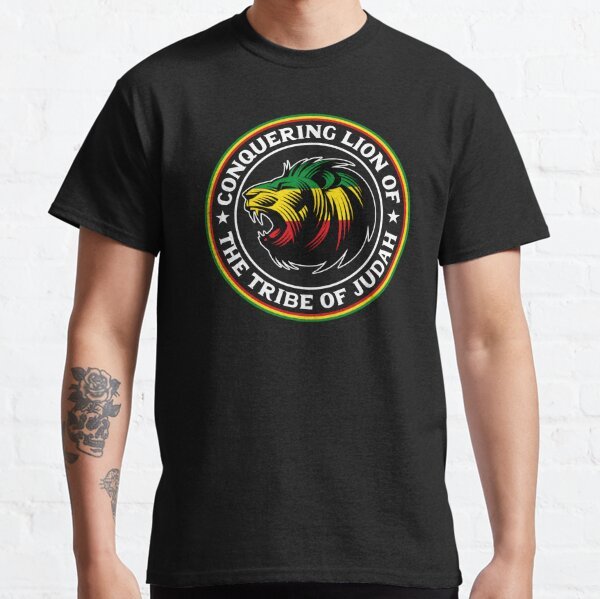 Camiseta básica com estampa leão conquistador 