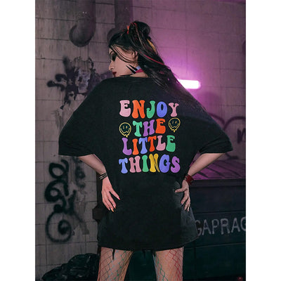 Camiseta Básica Unissex COm Estampa Letras Coloridas