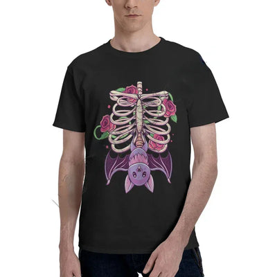 Camiseta básica com estampa morcego flor rosa