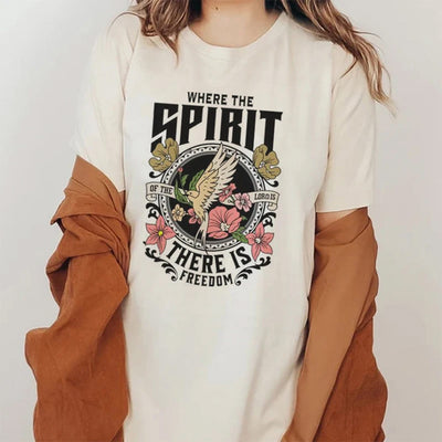 Camiseta Básica Feminina Com Estampa Passarinho Espirito