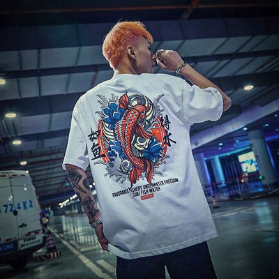 Camiseta Básica Com Estampa Peixe Carpa