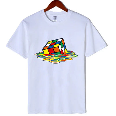 camiseta básica com estampa cubo magico derretendo 