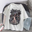 camiseta básica com estampa caveira menina segurando machado