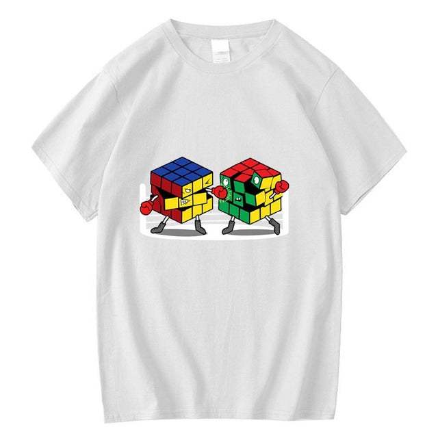 camiseta básica com estampa briga de cubo mágico