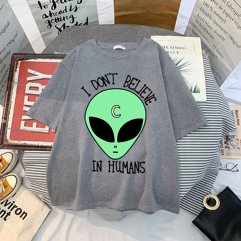 camiseta básica com estampa alien verde - Cinza