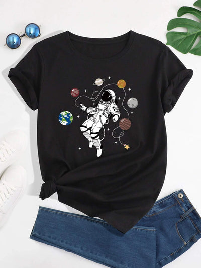 camiseta feminina com estampa astronauta universo
