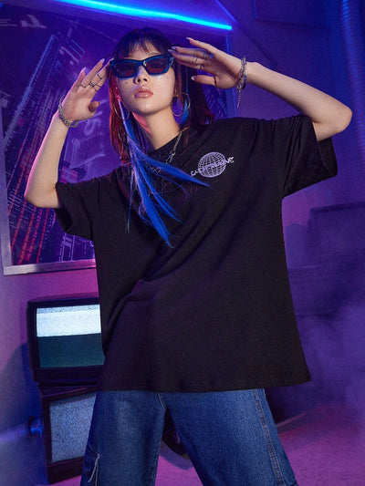 Camiseta Feminina com estampa globo