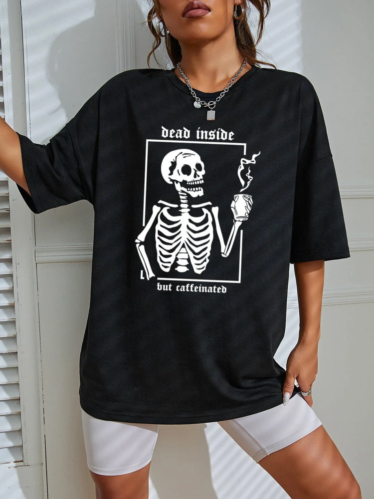 Camiseta feminina Com Estampa Esqueleto Tomando Café