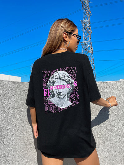 Camiseta Feminina Com Estampa Estatua
