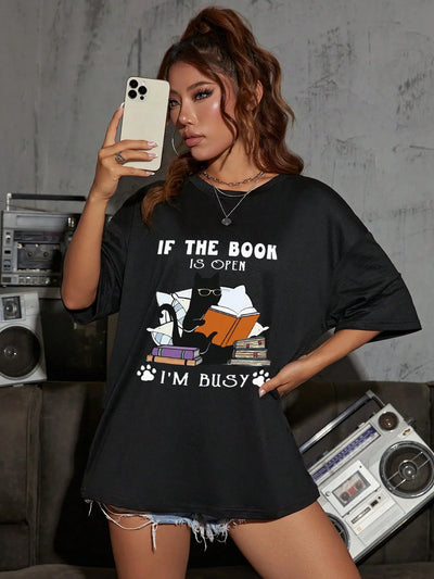 Camiseta Básica Com Estampa Gatinho Lendo Livro