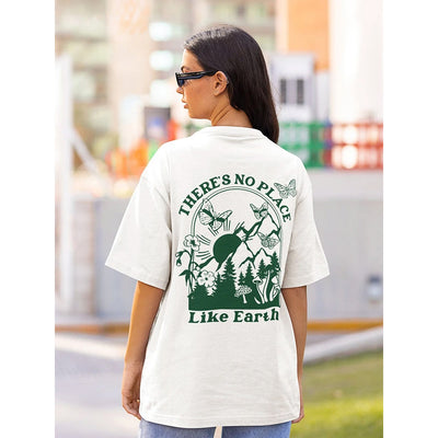 Camiseta Básica Feminina Com Estampa Montanha Borboleta