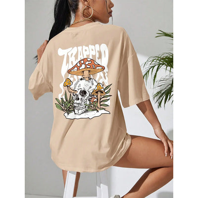 Camiseta Básica Feminina Com Estampa Crânio Cogumelo